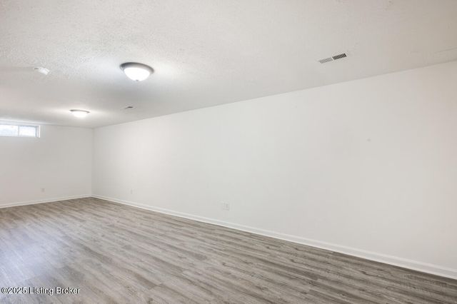 403 Clear Valley Ct, Elizabethtown, KY 42701