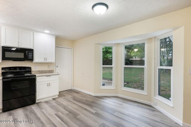 403 Clear Valley Ct, Elizabethtown, KY 42701