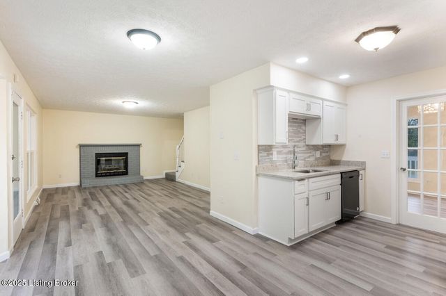 403 Clear Valley Ct, Elizabethtown, KY 42701