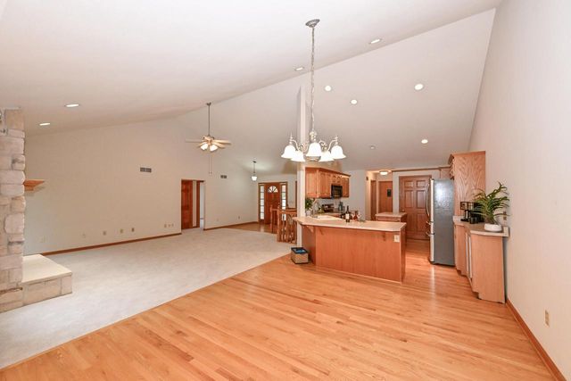 16607 W Sumerland COURT, New Berlin, WI 53151