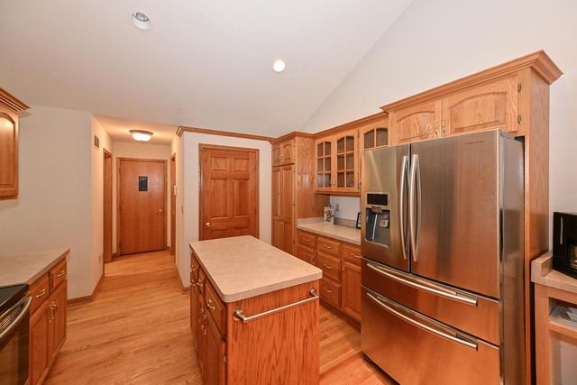 16607 W Sumerland COURT, New Berlin, WI 53151