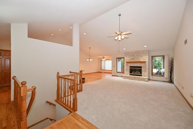 16607 W Sumerland COURT, New Berlin, WI 53151