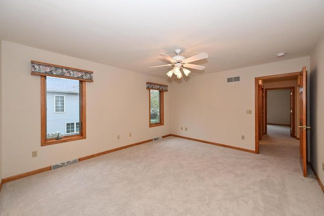 16607 W Sumerland COURT, New Berlin, WI 53151