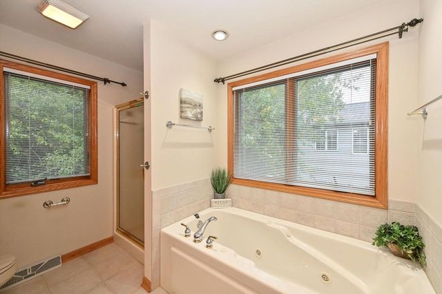 16607 W Sumerland COURT, New Berlin, WI 53151