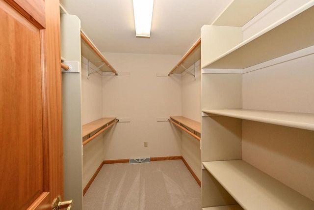 16607 W Sumerland COURT, New Berlin, WI 53151