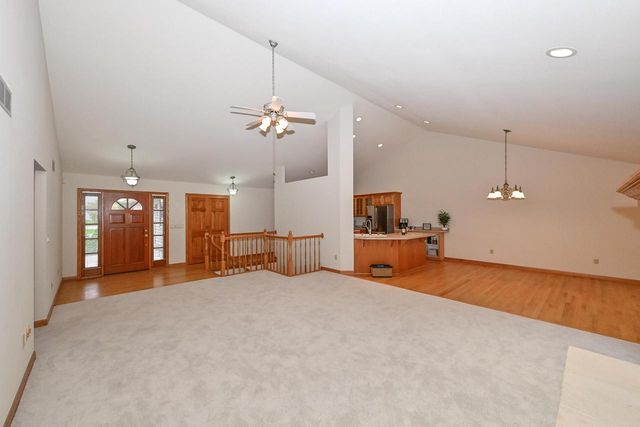 16607 W Sumerland COURT, New Berlin, WI 53151