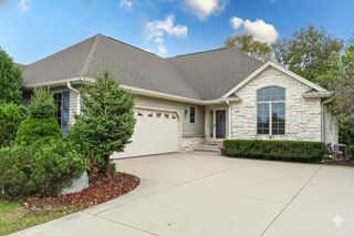 16607 W Sumerland COURT, New Berlin, WI 53151