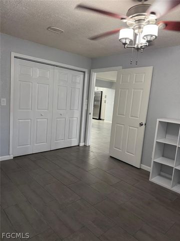 698 Muscogee DR, North Fort Myers, FL 33903