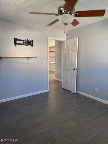 698 Muscogee DR, North Fort Myers, FL 33903