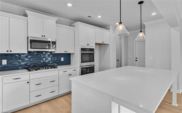 8607 Lemur Lane, Summerfield, NC 27358