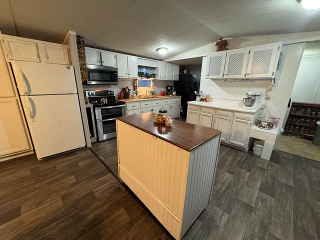 25 Don Grider Road, Russell Springs, KY 42642