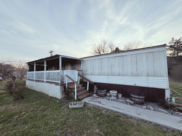 25 Don Grider Road, Russell Springs, KY 42642