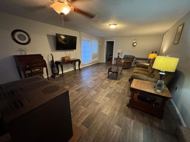 25 Don Grider Road, Russell Springs, KY 42642