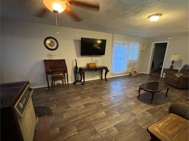 25 Don Grider Road, Russell Springs, KY 42642