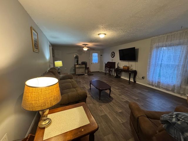 25 Don Grider Road, Russell Springs, KY 42642