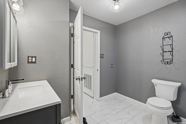 8724 Seven Seas, San Antonio, TX 78242