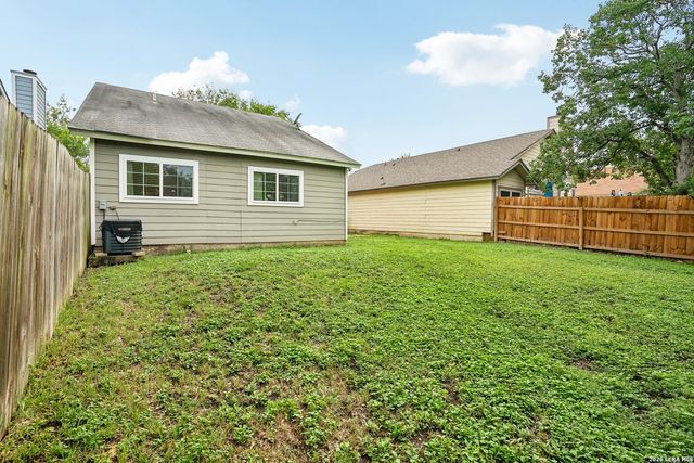 8724 Seven Seas, San Antonio, TX 78242