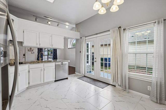 8724 Seven Seas, San Antonio, TX 78242
