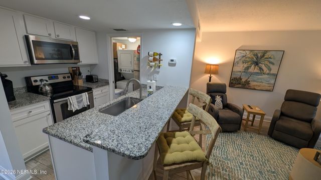 642 SUMMER Place, Ponte Vedra Beach, FL 32082