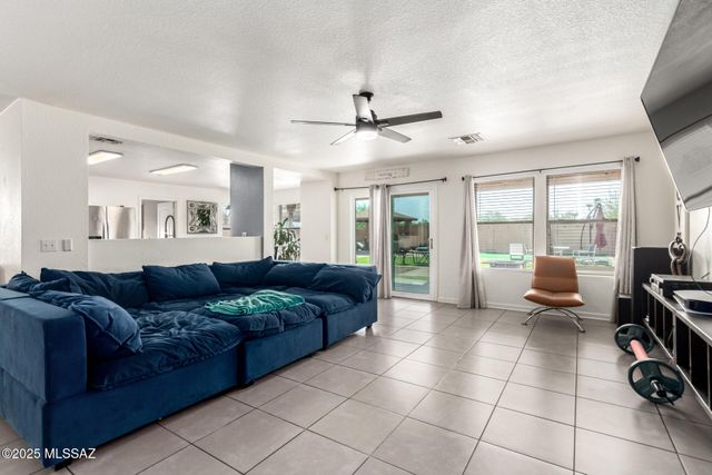 5169 S Fox Trot Drive, Tucson, AZ 85746