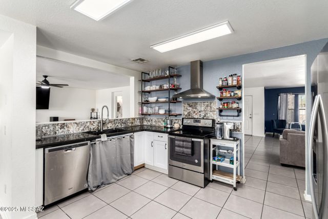 5169 S Fox Trot Drive, Tucson, AZ 85746