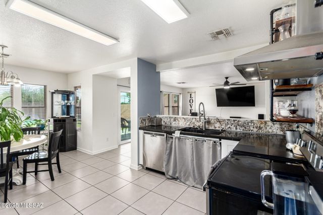 5169 S Fox Trot Drive, Tucson, AZ 85746