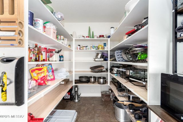 5169 S Fox Trot Drive, Tucson, AZ 85746