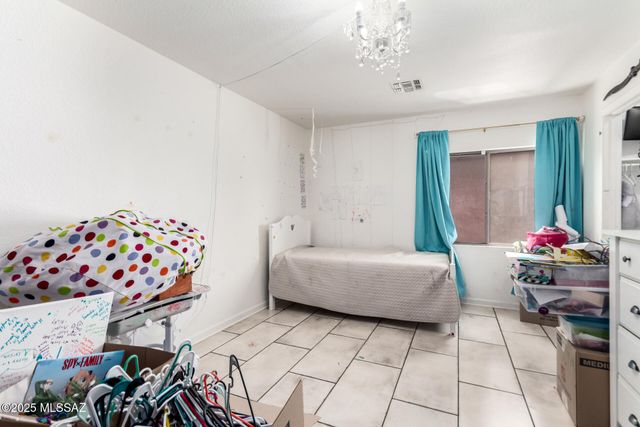 5169 S Fox Trot Drive, Tucson, AZ 85746