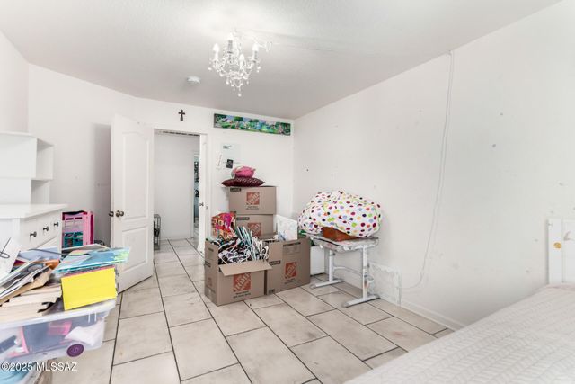 5169 S Fox Trot Drive, Tucson, AZ 85746