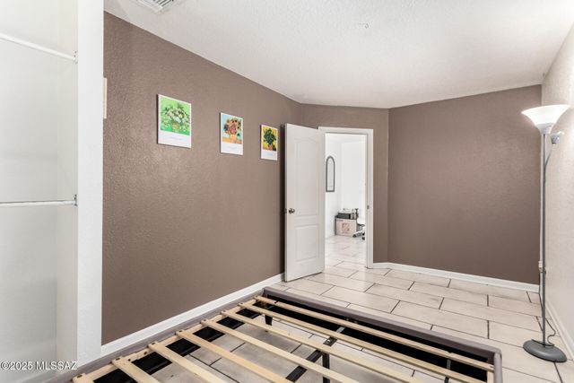 5169 S Fox Trot Drive, Tucson, AZ 85746