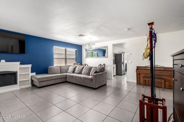 5169 S Fox Trot Drive, Tucson, AZ 85746