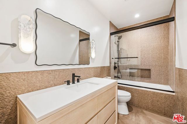 200 S Formosa Avenue, Los Angeles, CA 90036