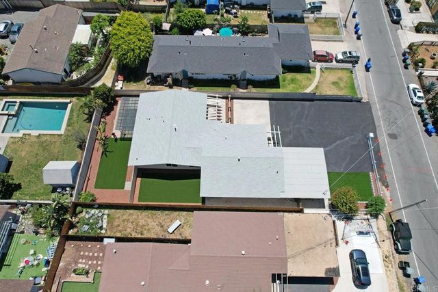 & 1135 GARDENA ROAD, Encinitas, CA 92024