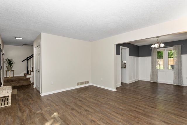 2701 Scenic Valley Drive, West Des Moines, IA 50265