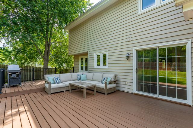 2701 Scenic Valley Drive, West Des Moines, IA 50265