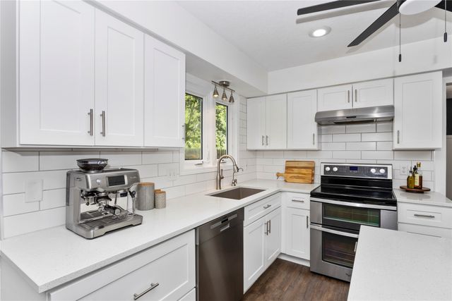 2701 Scenic Valley Drive, West Des Moines, IA 50265