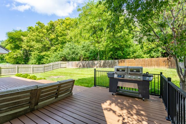 2701 Scenic Valley Drive, West Des Moines, IA 50265