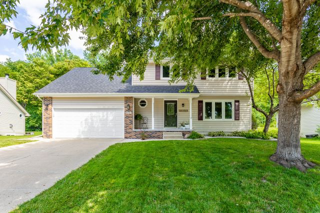 2701 Scenic Valley Drive, West Des Moines, IA 50265