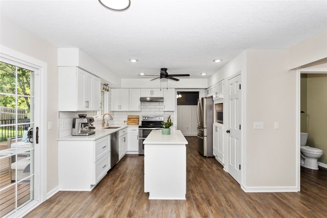 2701 Scenic Valley Drive, West Des Moines, IA 50265