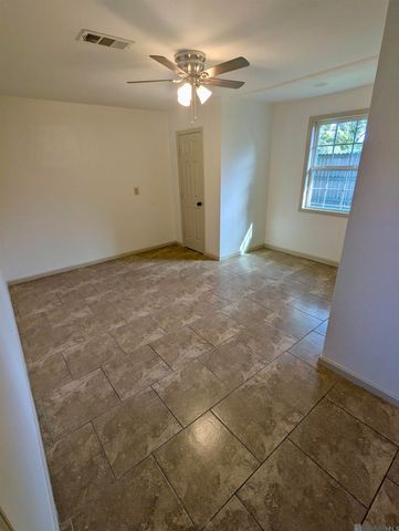 6744 Dalark Dr, Baton Rouge, LA 70812