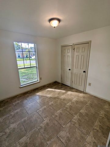 6744 Dalark Dr, Baton Rouge, LA 70812