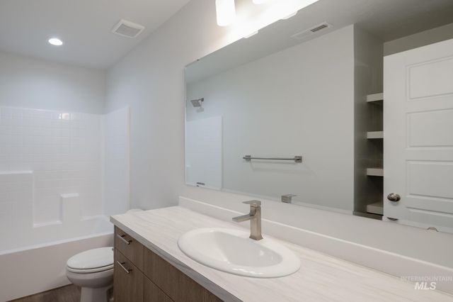 5408 S Desert Cactus Ave, Meridian, ID 83642