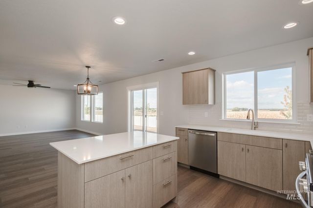 5408 S Desert Cactus Ave, Meridian, ID 83642