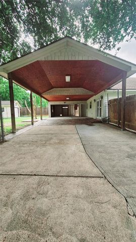 6946 Cole Creek Drive, Houston, TX 77092