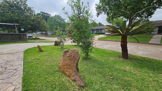 6946 Cole Creek Drive, Houston, TX 77092