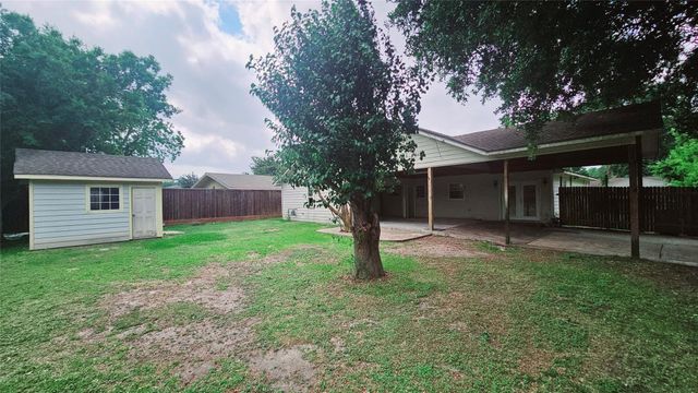 6946 Cole Creek Drive, Houston, TX 77092