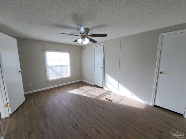 8584 Alvarado Calzada, Pensacola, FL 32507