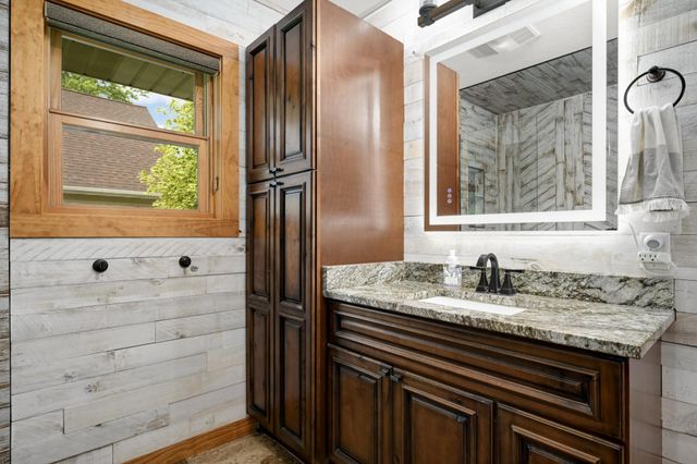 20341 Fairlawn Avenue, Prior Lake, MN 55372