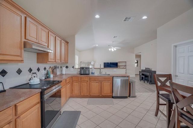 2724 Kickapoo Cavern DR, Pflugerville, TX 78660