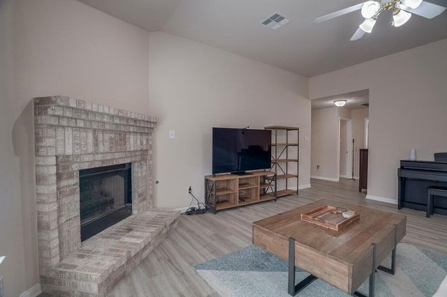 2724 Kickapoo Cavern DR, Pflugerville, TX 78660